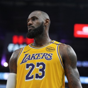 广发体育官网-詹姆斯激活又有历史第一纪录！他在湖人有纪录队史第一、超科比！